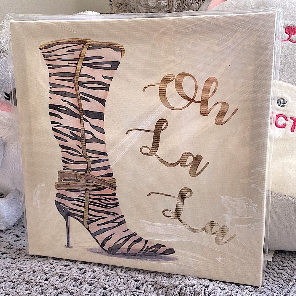 NIP • “Oh La La” • Wall Art Painting 🤎